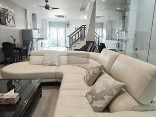 For rent 3 bedrooms townhouse in Mueang Phuket, Phuket