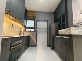 For rent 4 bedrooms house in Phra Khanong, Bangkok