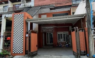 出租 5 卧室 联排别墅 在 Suan Luang, 曼谷