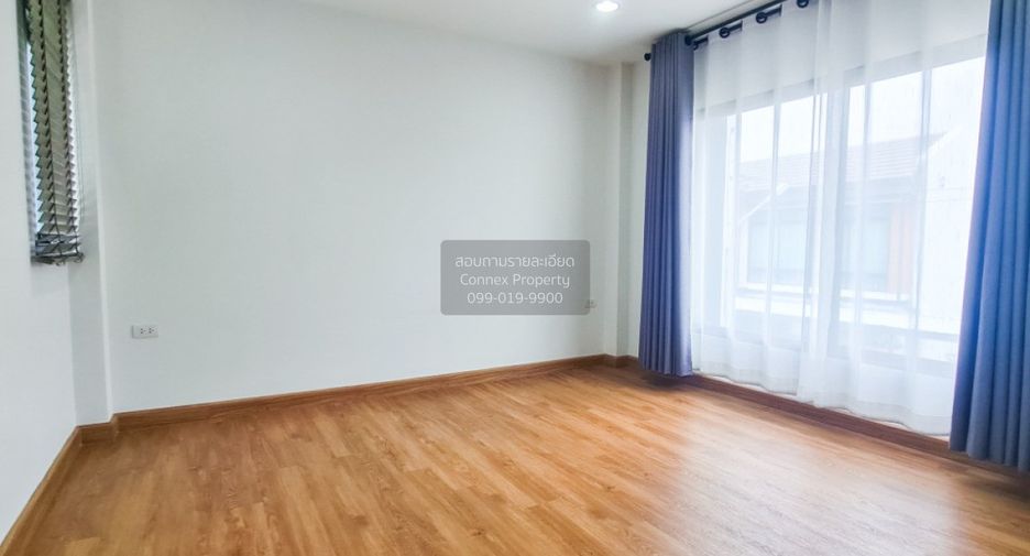 For rent 5 bedrooms house in Khlong Sam Wa, Bangkok