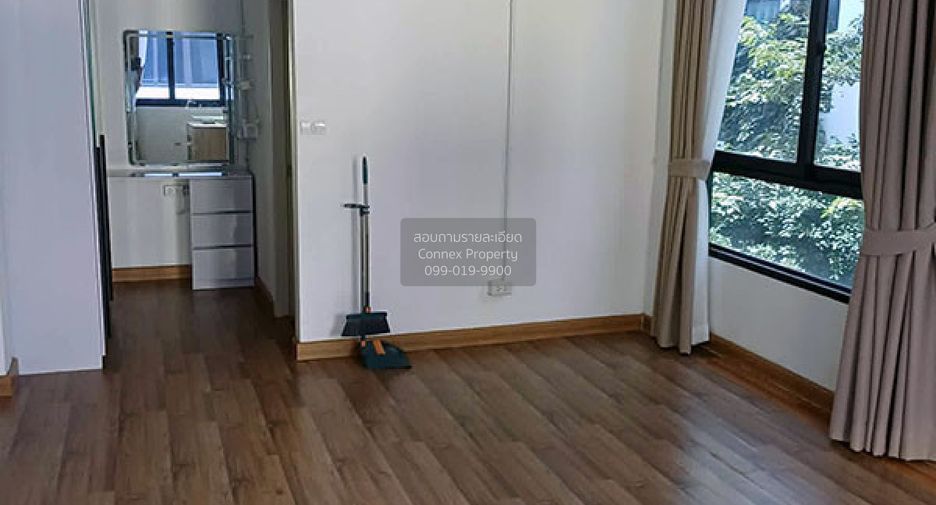 For rent 5 bedrooms townhouse in Bang Bua Thong, Nonthaburi