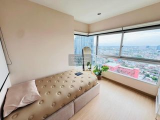 For rent 2 bedrooms condo in Thon Buri, Bangkok