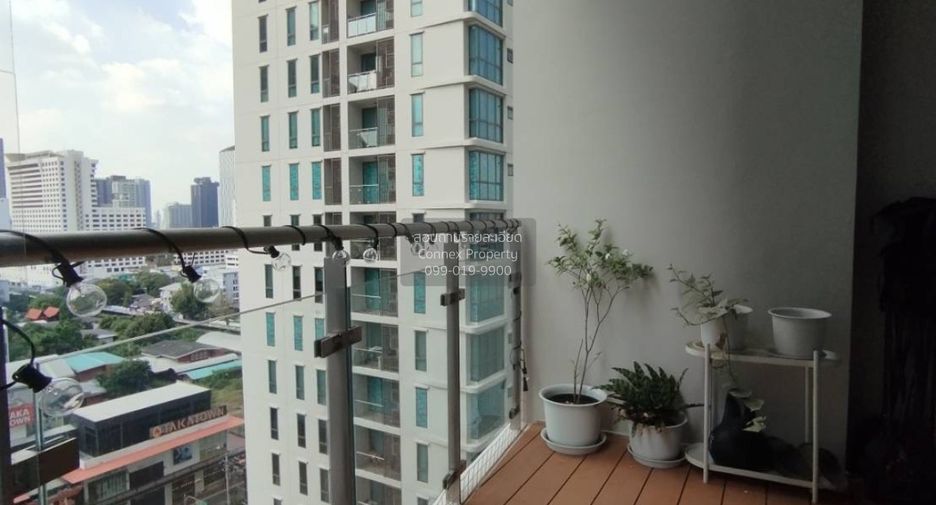 For rent 2 bedrooms condo in Watthana, Bangkok
