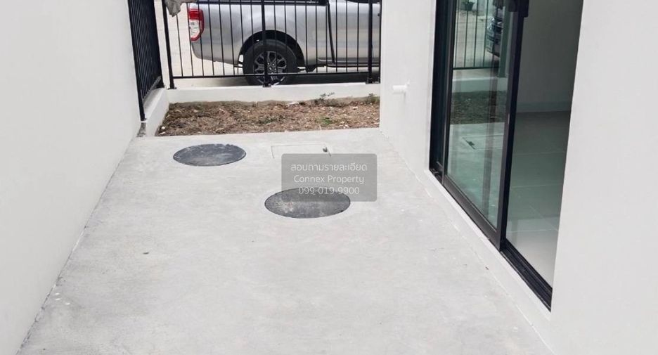 For rent 3 bedrooms townhouse in Nong Khaem, Bangkok