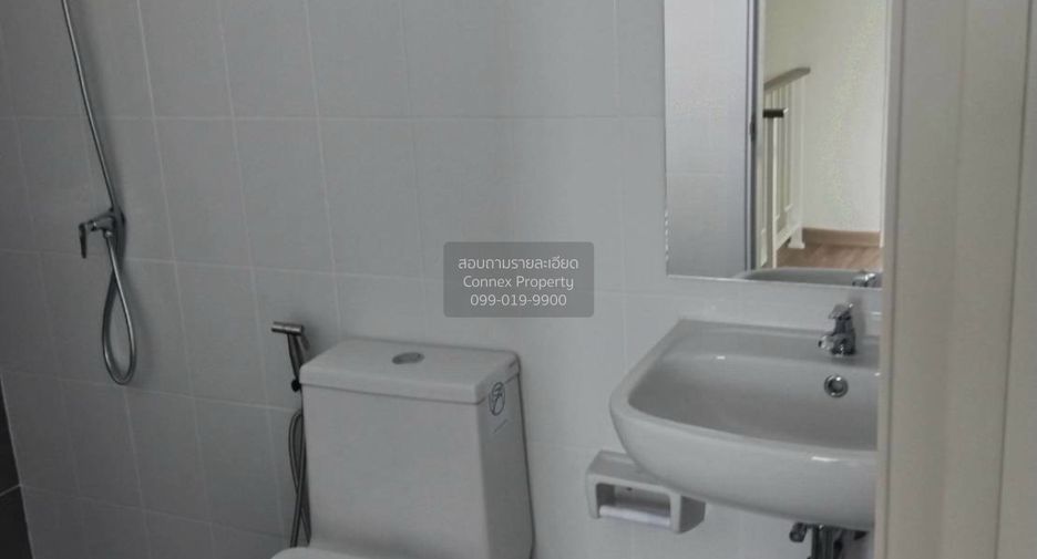 For rent 3 bedrooms townhouse in Nong Khaem, Bangkok