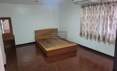 Wohnung zur Miete mit 2 Zimmer in Yan Nawa, Bangkok