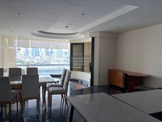 For rent 3 bedrooms condo in Bang Rak, Bangkok