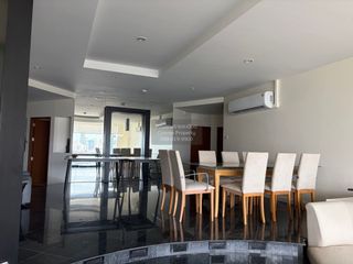 For rent 3 bedrooms condo in Bang Rak, Bangkok