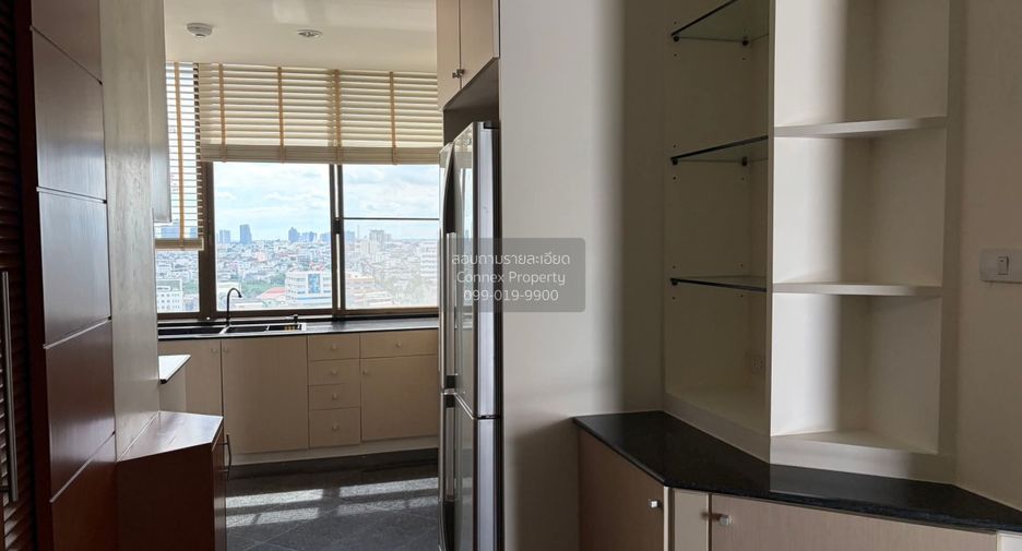 For rent 3 bedrooms condo in Bang Rak, Bangkok