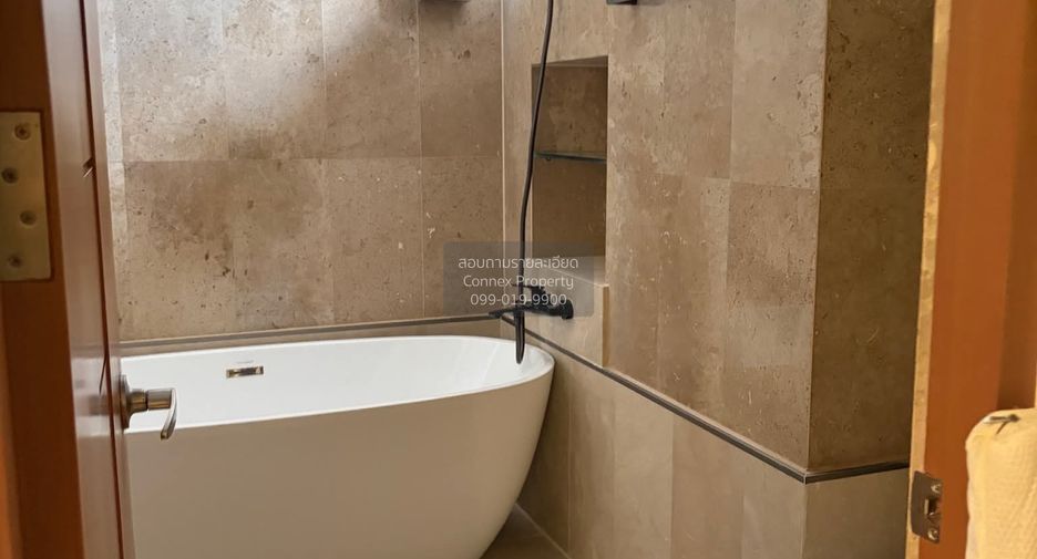 For rent 3 bedrooms condo in Bang Rak, Bangkok