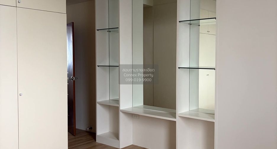 For rent 3 bedrooms condo in Bang Rak, Bangkok