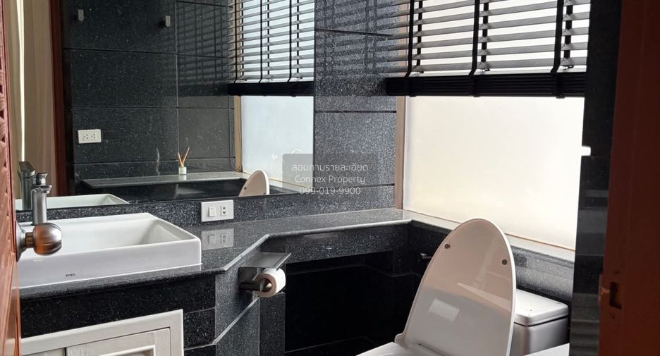 For rent 3 bedrooms condo in Bang Rak, Bangkok