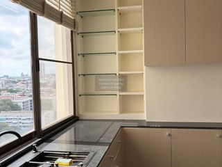 For rent 3 bedrooms condo in Bang Rak, Bangkok