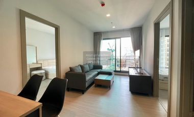 For rent 2 bedrooms condo in Huai Khwang, Bangkok