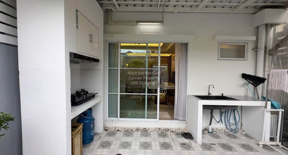 For rent 2 bedrooms townhouse in Prawet, Bangkok