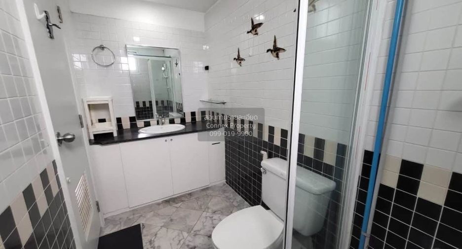 For rent 3 ベッドルーム condo in Yan Nawa, Bangkok