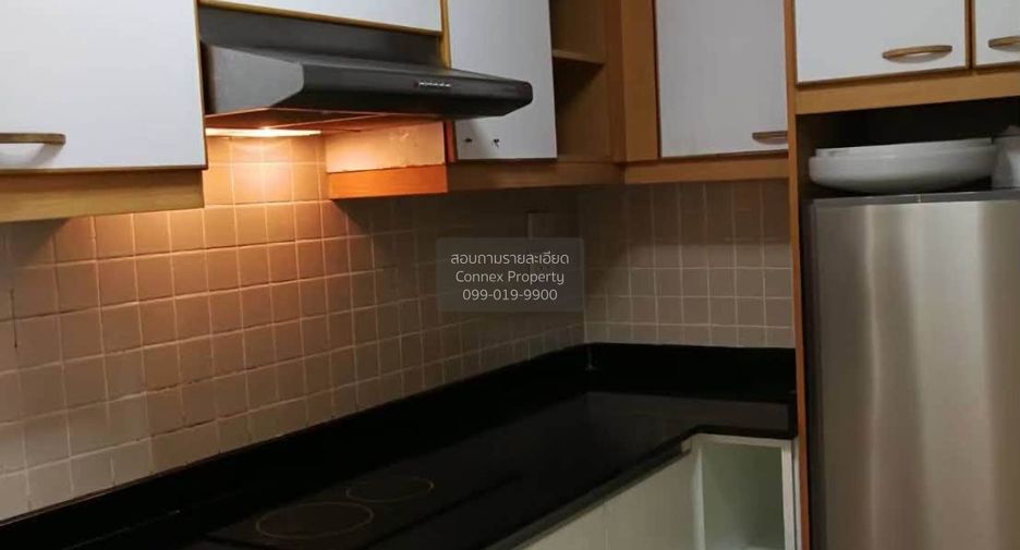 For rent 3 ベッドルーム condo in Yan Nawa, Bangkok