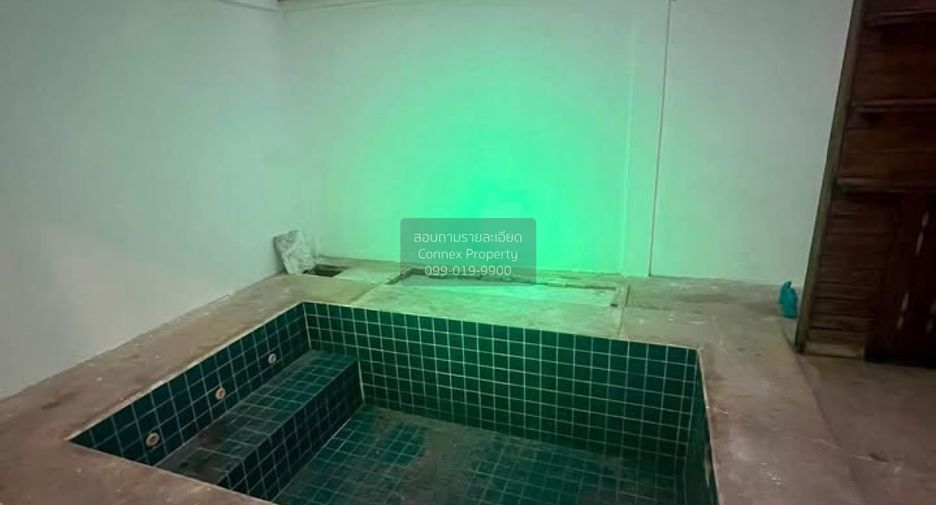 For rent 4 bedrooms townhouse in Bang Lamung, Chonburi