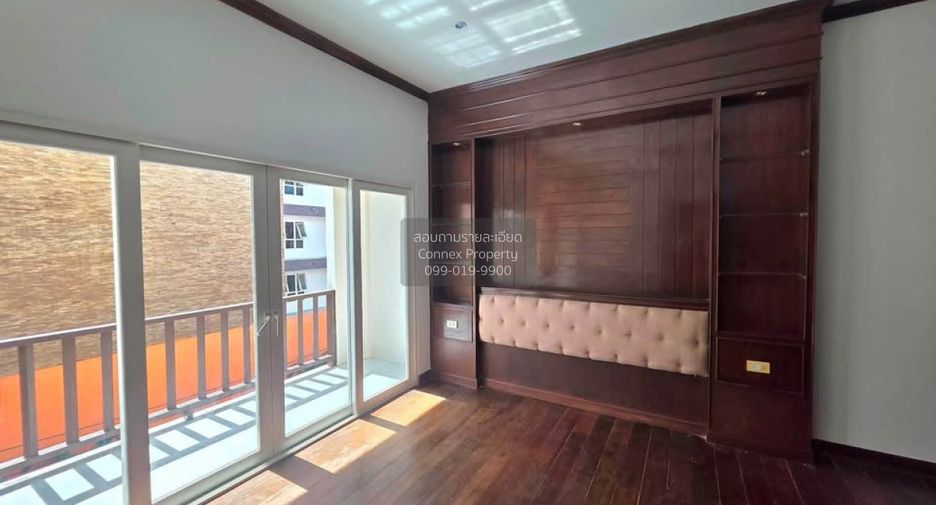 For rent 4 bedrooms townhouse in Bang Lamung, Chonburi