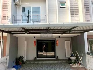 For rent 3 bedrooms townhouse in Mueang Phuket, Phuket