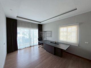 For rent 5 bedrooms house in Chom Thong, Bangkok