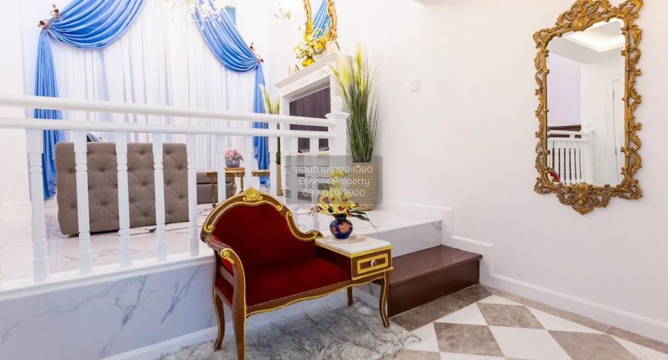 For rent 4 bedrooms townhouse in Lat Phrao, Bangkok