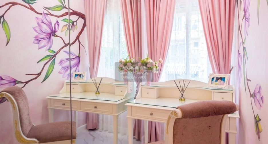 For rent 4 bedrooms townhouse in Lat Phrao, Bangkok