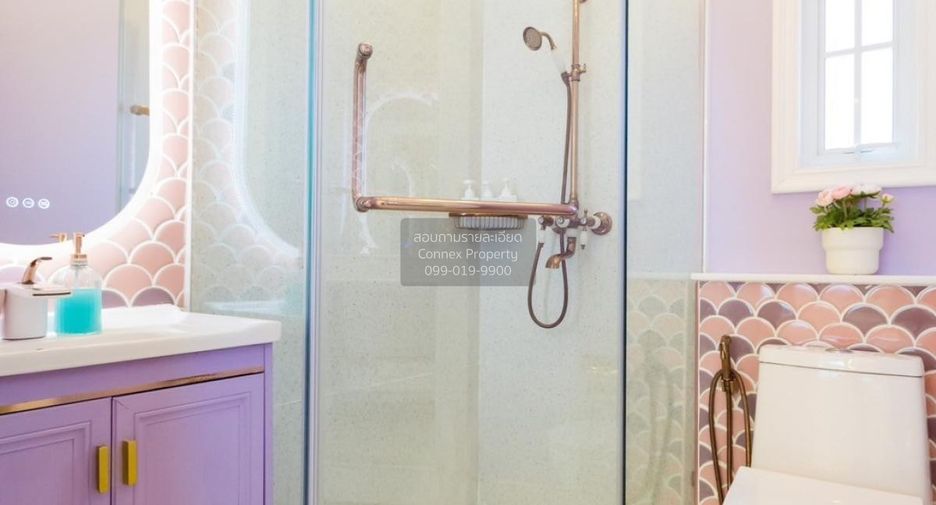For rent 4 bedrooms townhouse in Lat Phrao, Bangkok