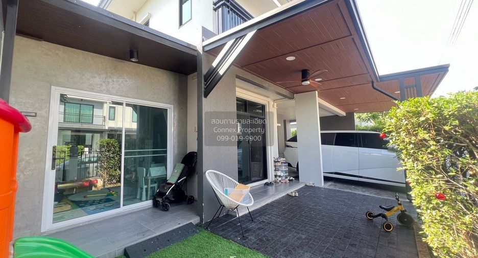 For rent 4 bedrooms house in Khlong Sam Wa, Bangkok