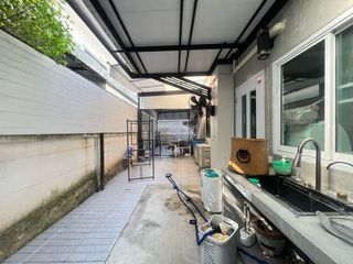 For rent 4 bedrooms house in Khlong Sam Wa, Bangkok