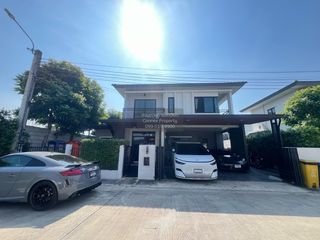 For rent 4 bedrooms house in Khlong Sam Wa, Bangkok
