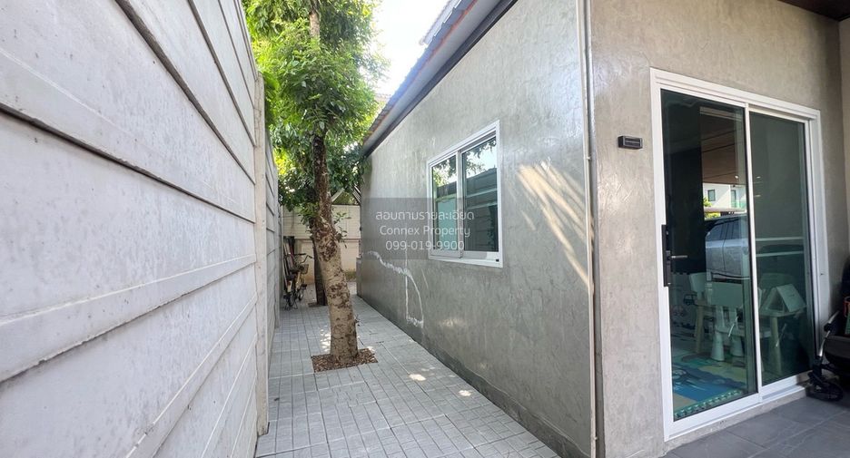 For rent 4 bedrooms house in Khlong Sam Wa, Bangkok