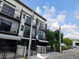 For rent 3 bedrooms townhouse in Bang Bua Thong, Nonthaburi