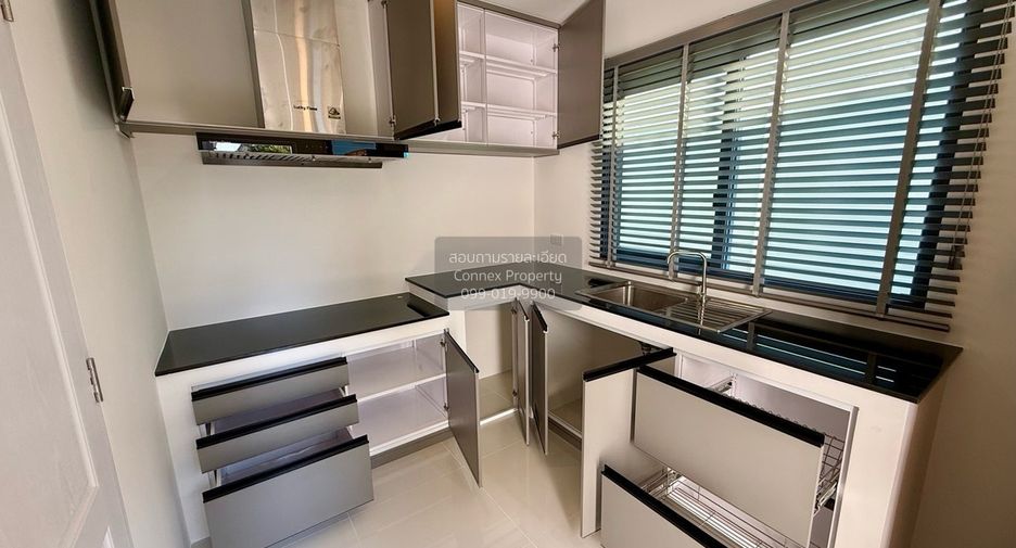 For rent 5 bedrooms house in Don Mueang, Bangkok