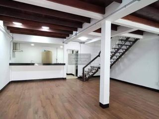 Casa adosada en alquiler de 2 habitaciones en Khlong Toei, Bangkok