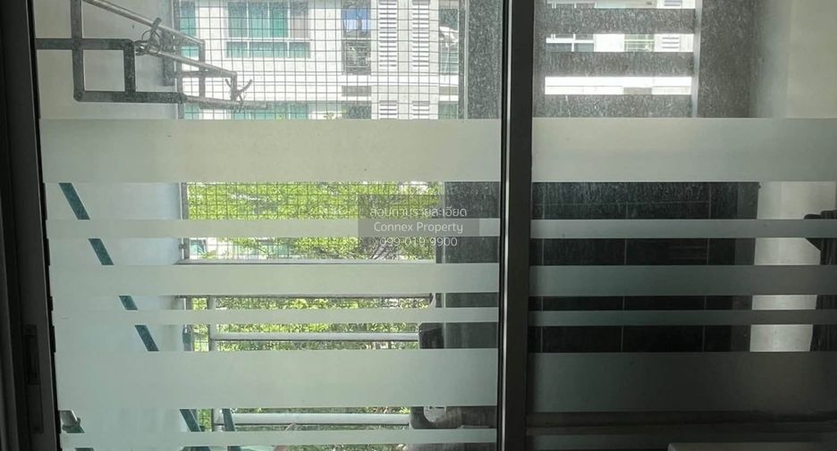 For rent 2 bedrooms condo in Phra Khanong, Bangkok