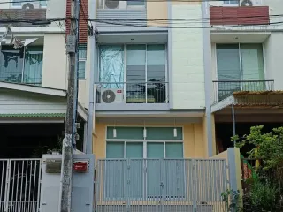 Аренда 3 спальни дом в Ян Наща, Бангкок