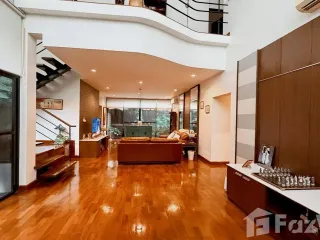 For rent 3 bedrooms house in Khlong Toei, Bangkok