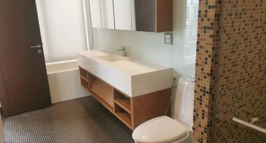 For rent 2 bedrooms condo in Watthana, Bangkok