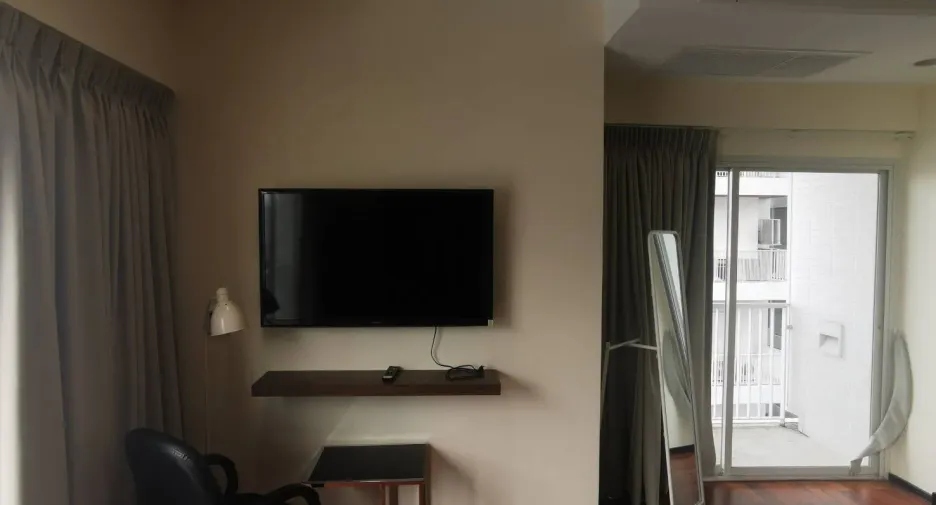 For rent 2 bedrooms condo in Watthana, Bangkok