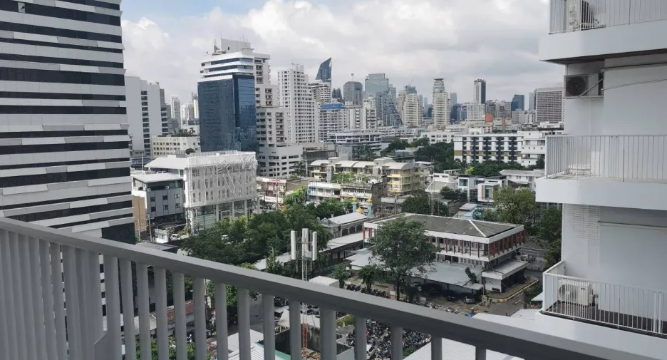 For rent 2 bedrooms condo in Watthana, Bangkok