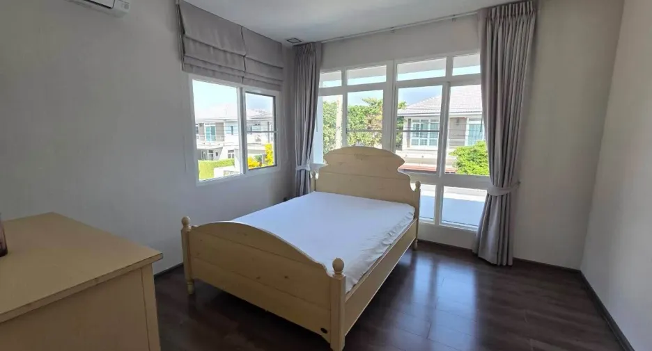 For rent 4 bedrooms house in Bang Phli, Samut Prakan