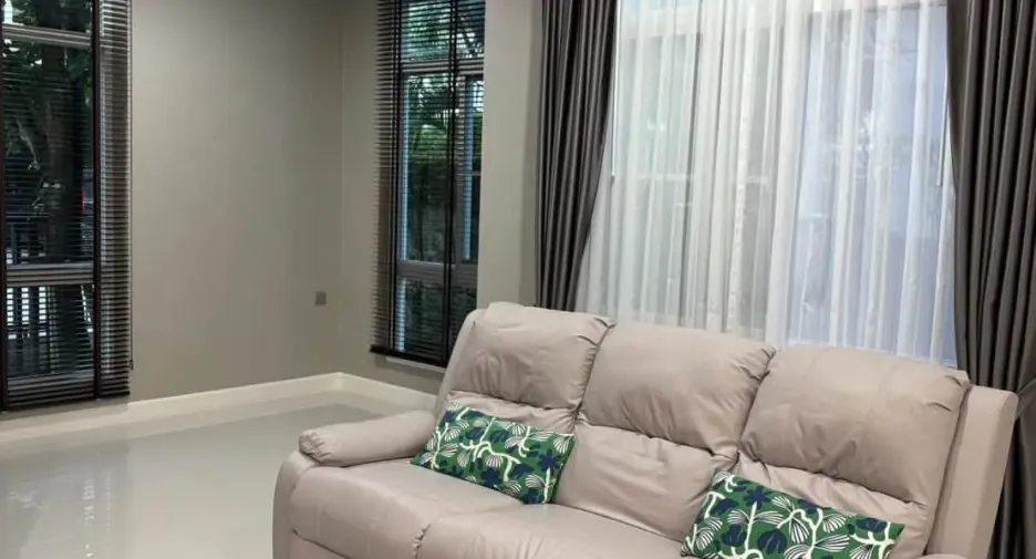 For rent 4 bedrooms house in Bang Phli, Samut Prakan