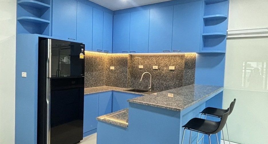 Casa en venta y en alquiler de 3 habitaciones en Saraphi, Chiang Mai