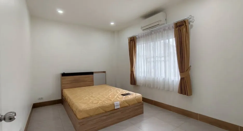 Casa en venta y en alquiler de 3 habitaciones en Saraphi, Chiang Mai