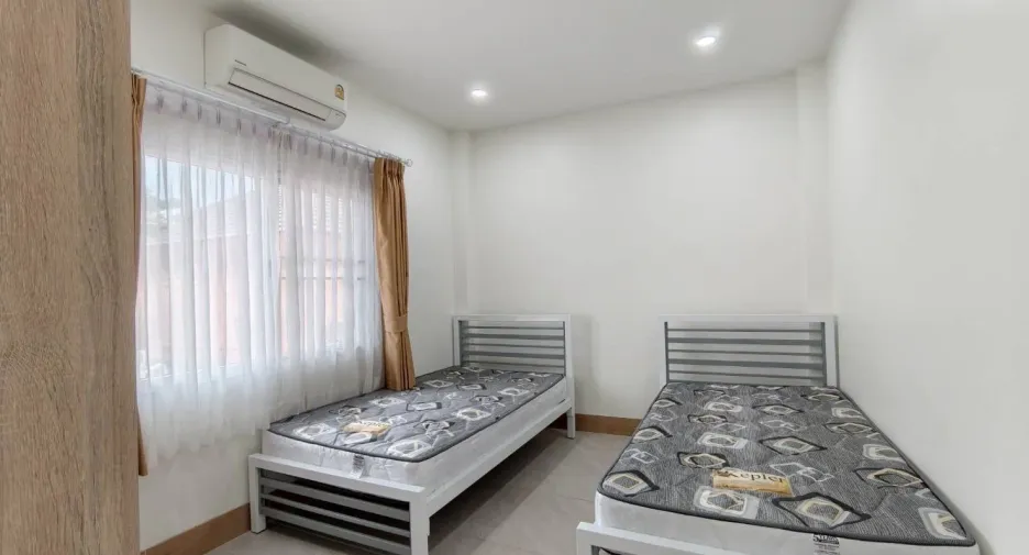 Casa en venta y en alquiler de 3 habitaciones en Saraphi, Chiang Mai