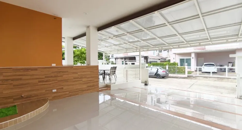 Casa en venta y en alquiler de 3 habitaciones en Saraphi, Chiang Mai
