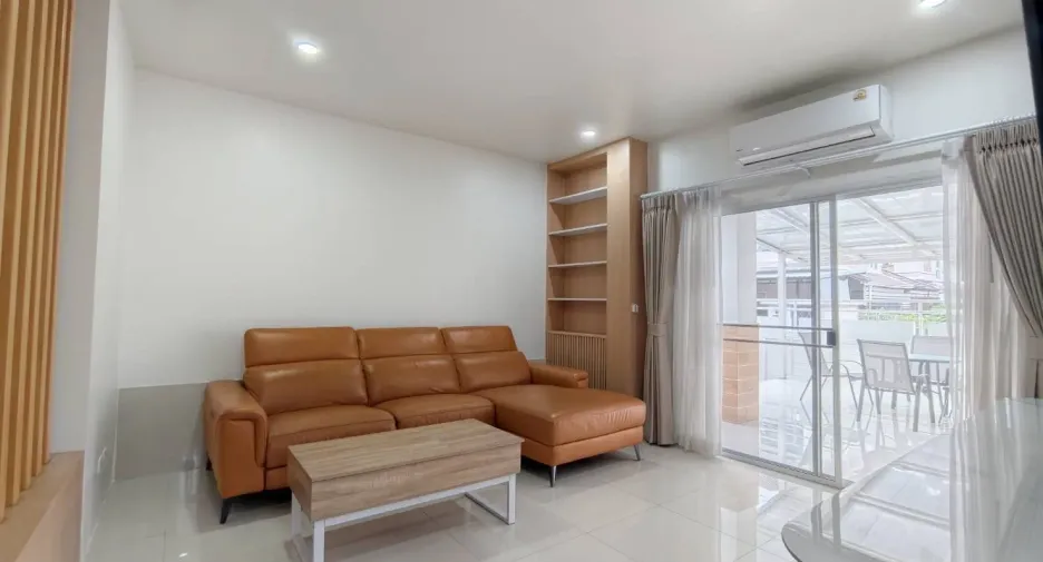 Casa en venta y en alquiler de 3 habitaciones en Saraphi, Chiang Mai