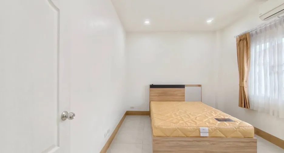 Casa en venta y en alquiler de 3 habitaciones en Saraphi, Chiang Mai