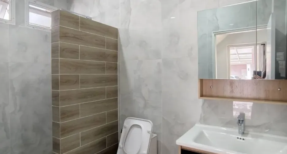 Casa en venta y en alquiler de 3 habitaciones en Saraphi, Chiang Mai
